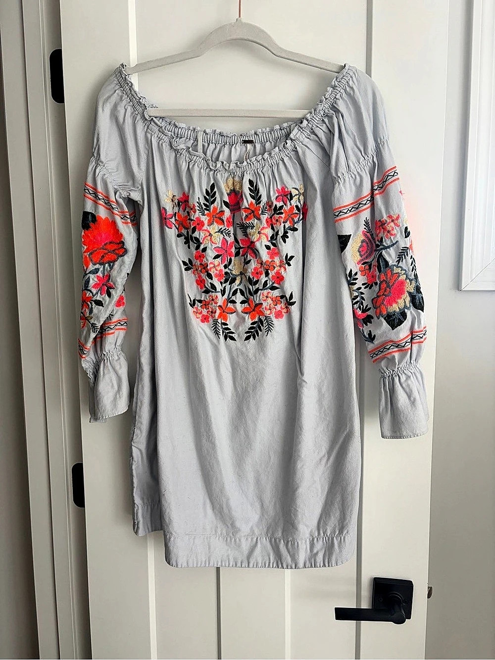Free People Floral Embroidered Mini Dress in Gray Size Medium Like New